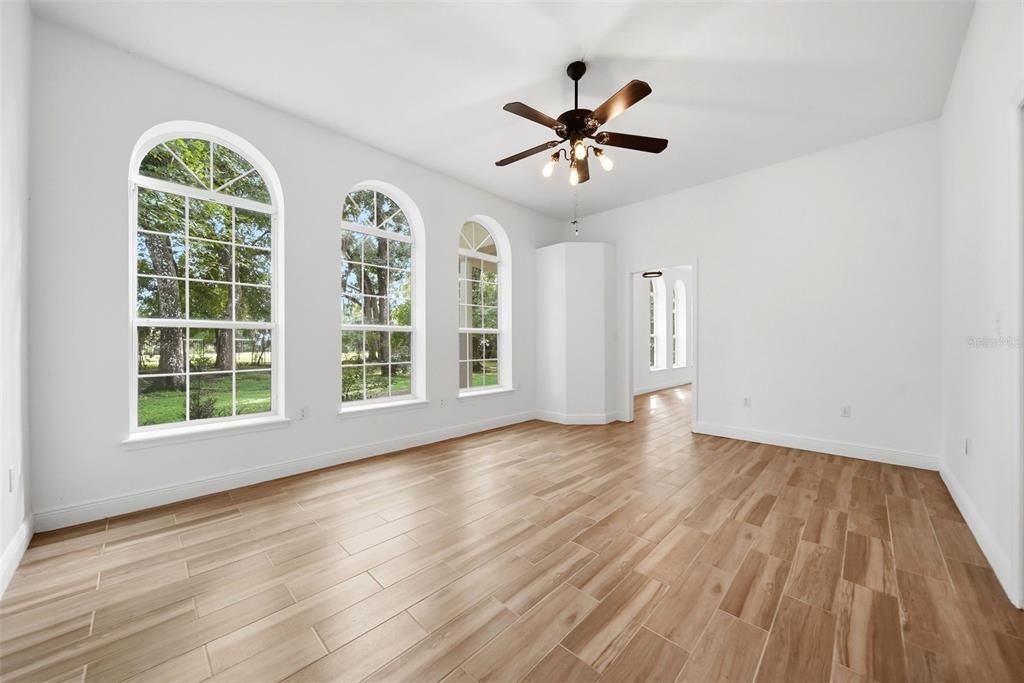 For Sale: $849,900 (5 beds, 5 baths, 2982 Square Feet)