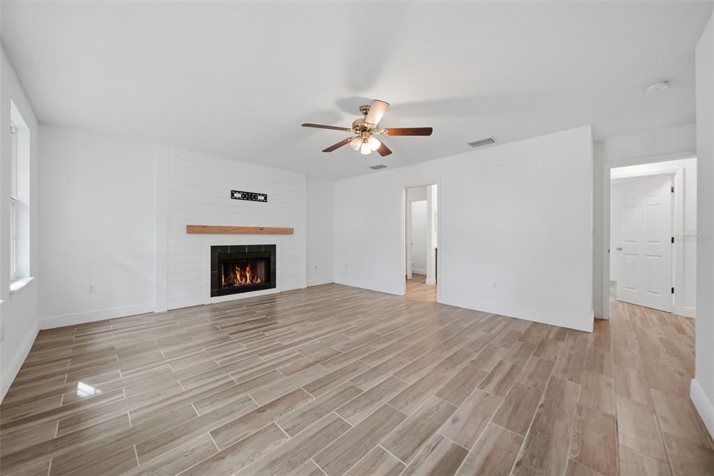 For Sale: $849,900 (5 beds, 5 baths, 2982 Square Feet)