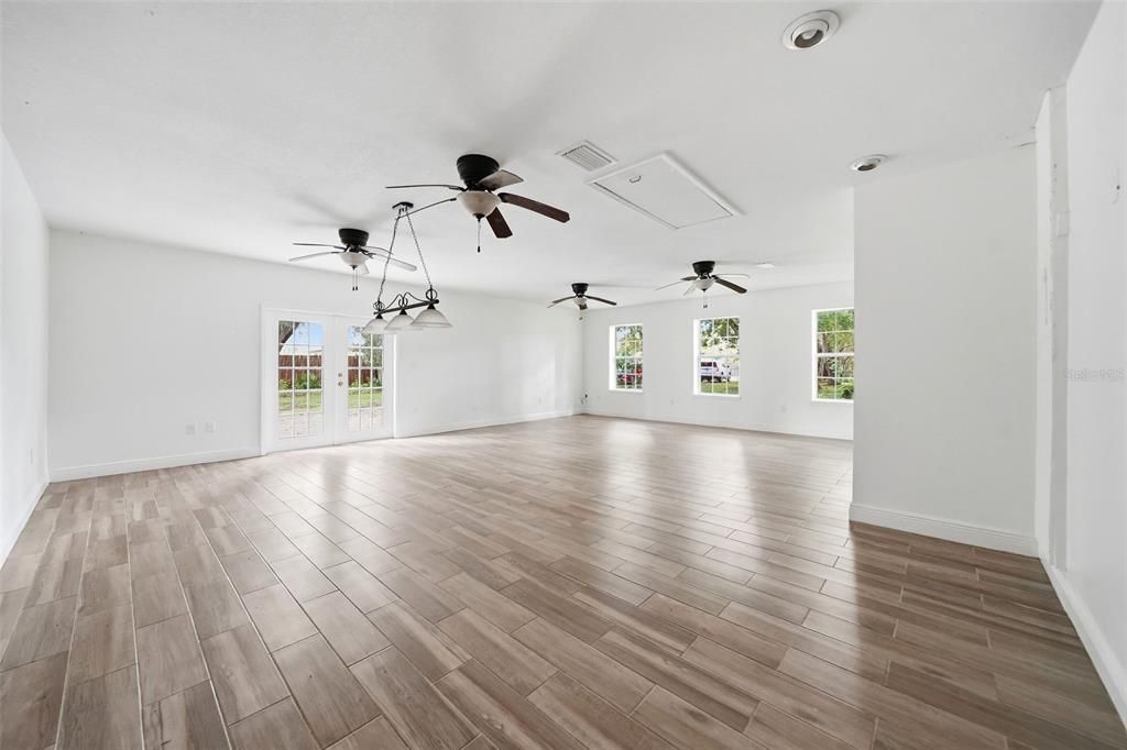For Sale: $849,900 (5 beds, 5 baths, 2982 Square Feet)