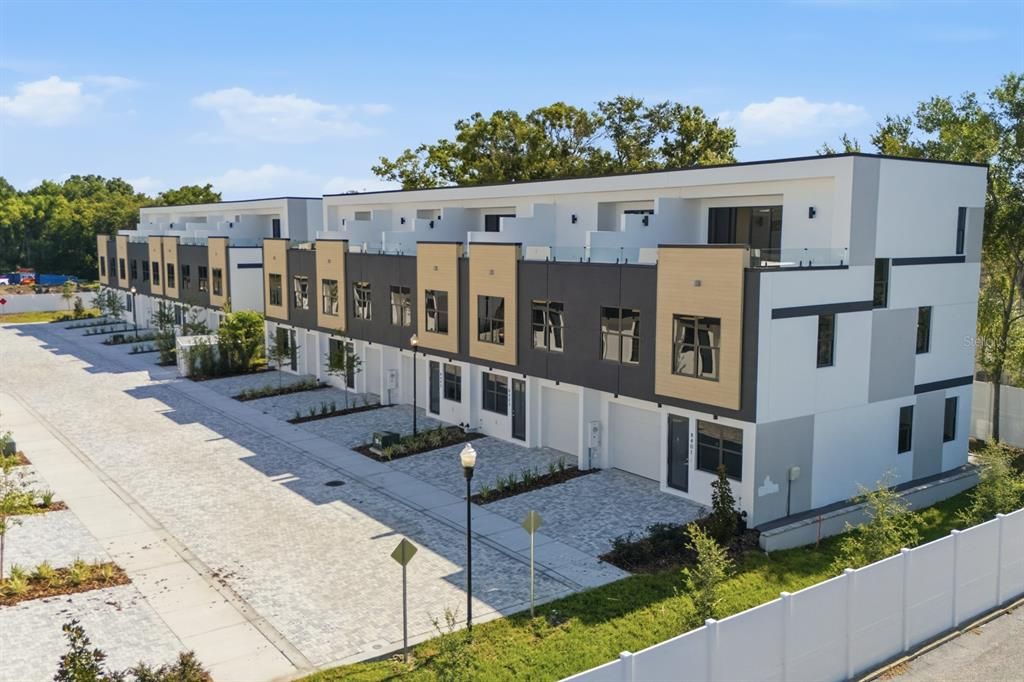 En Venta: $650,000 (4 camas, 3 baños, 2650 Pies cuadrados)