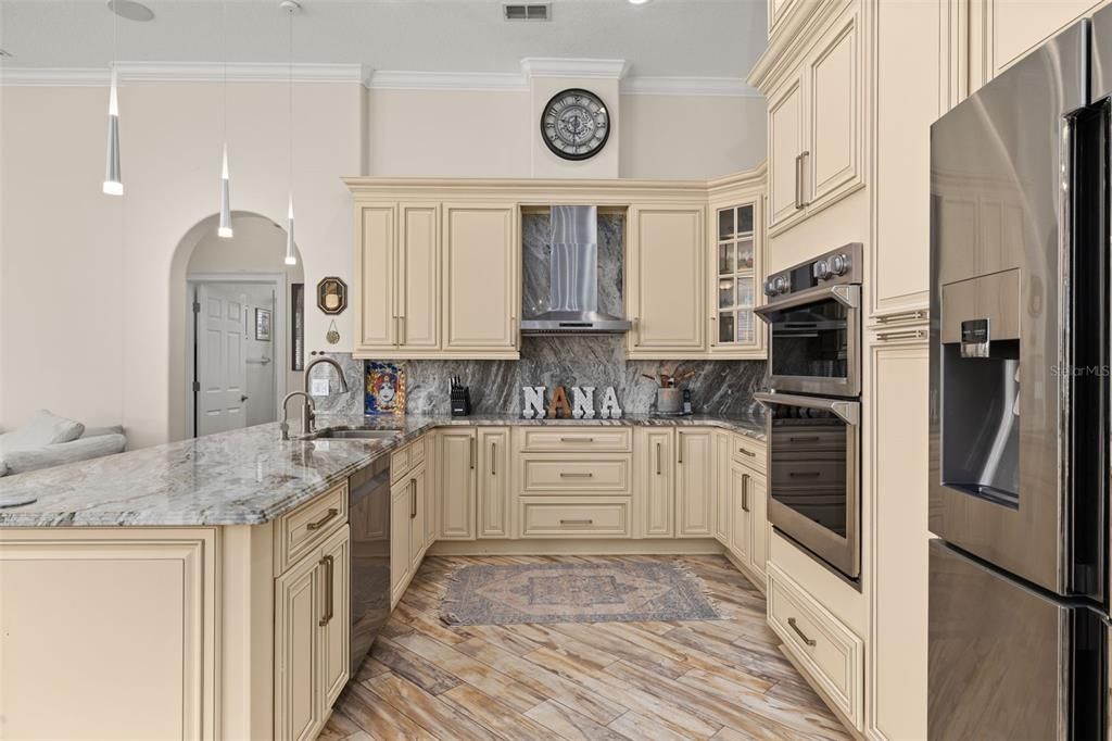 For Sale: $630,000 (4 beds, 3 baths, 2453 Square Feet)