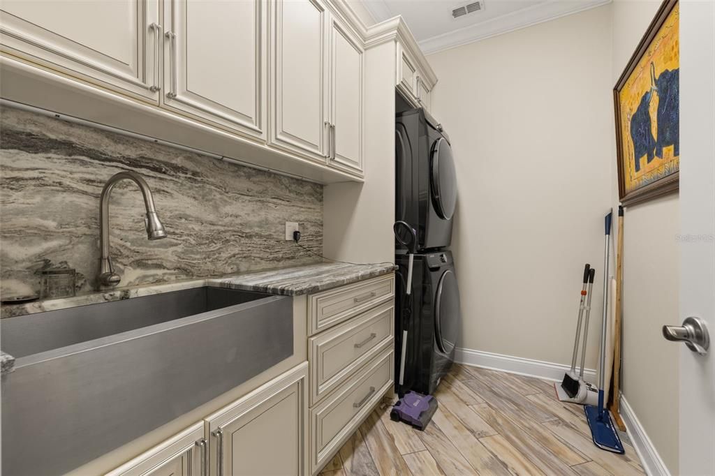 For Sale: $630,000 (4 beds, 3 baths, 2453 Square Feet)