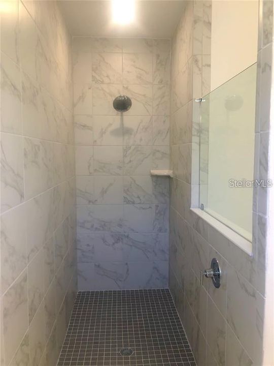 На продажу: $399,000 (4 спален, 2 ванн, 2004 Квадратных фут)