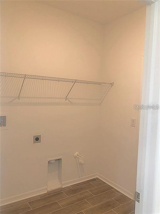 На продажу: $399,000 (4 спален, 2 ванн, 2004 Квадратных фут)
