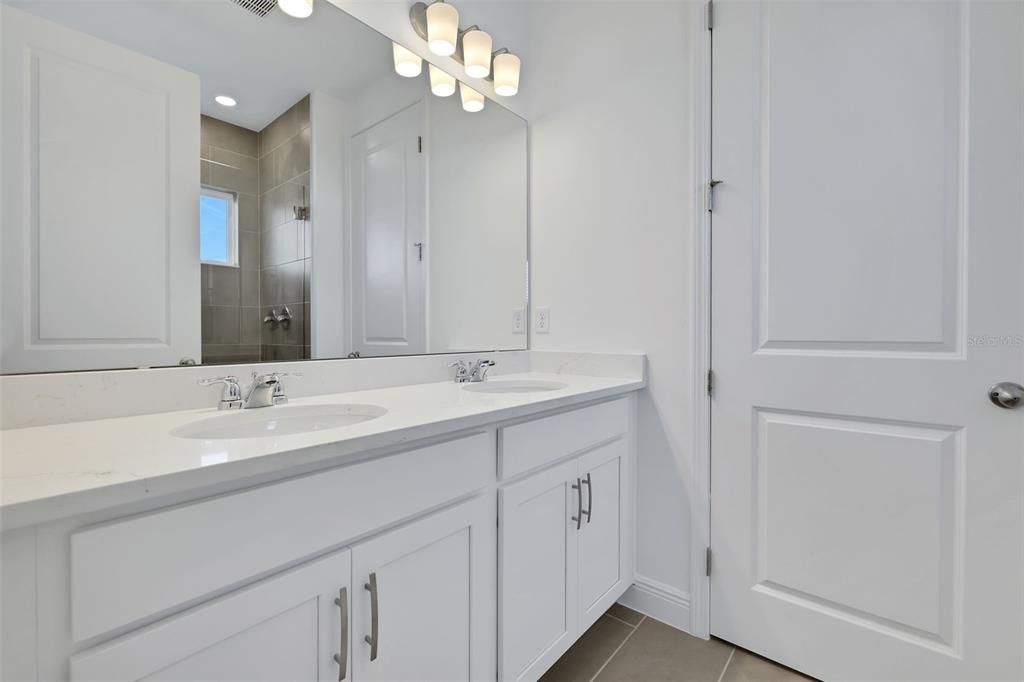 Activo con contrato: $359,990 (3 camas, 2 baños, 1764 Pies cuadrados)
