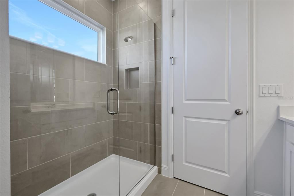 Activo con contrato: $359,990 (3 camas, 2 baños, 1764 Pies cuadrados)