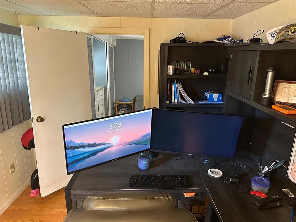 For Sale: $89,900 (1 beds, 1 baths, 740 Square Feet)