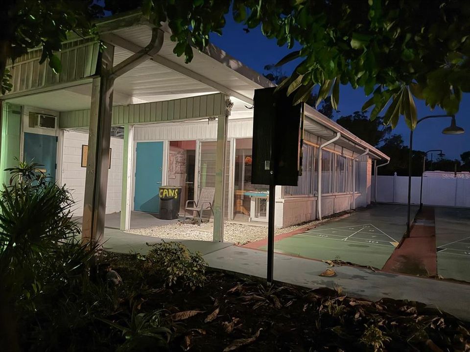 For Sale: $89,900 (1 beds, 1 baths, 740 Square Feet)