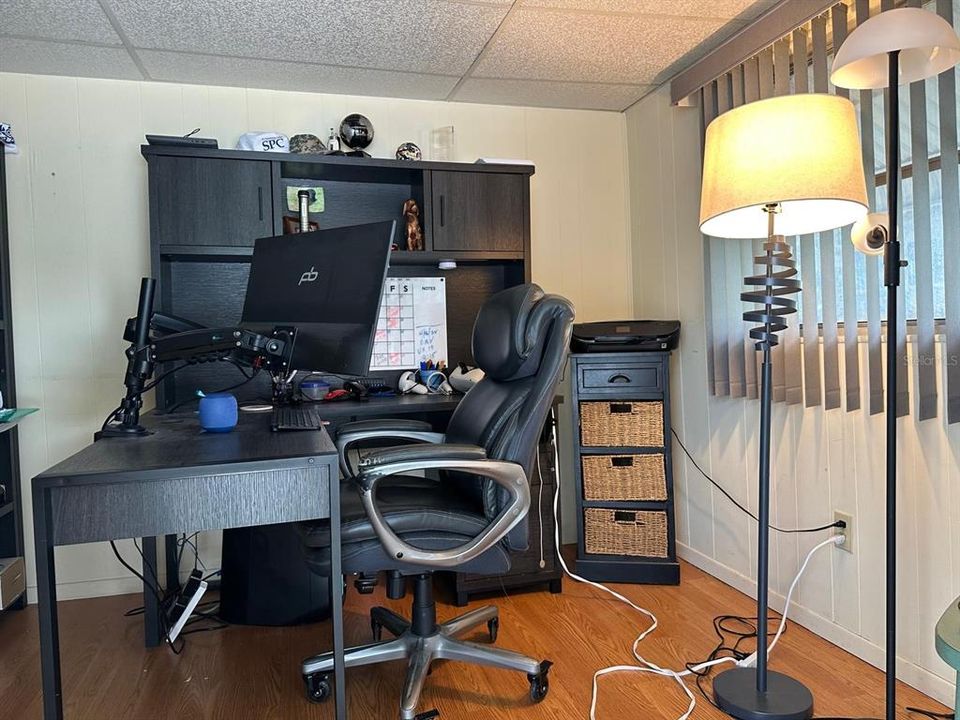 For Sale: $89,900 (1 beds, 1 baths, 740 Square Feet)