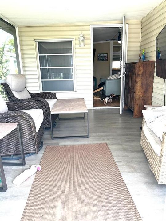 For Sale: $89,900 (1 beds, 1 baths, 740 Square Feet)