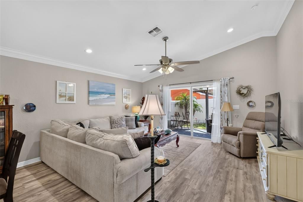 For Sale: $263,000 (3 beds, 2 baths, 1426 Square Feet)