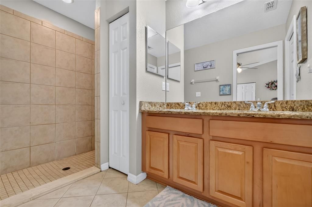 For Sale: $263,000 (3 beds, 2 baths, 1426 Square Feet)