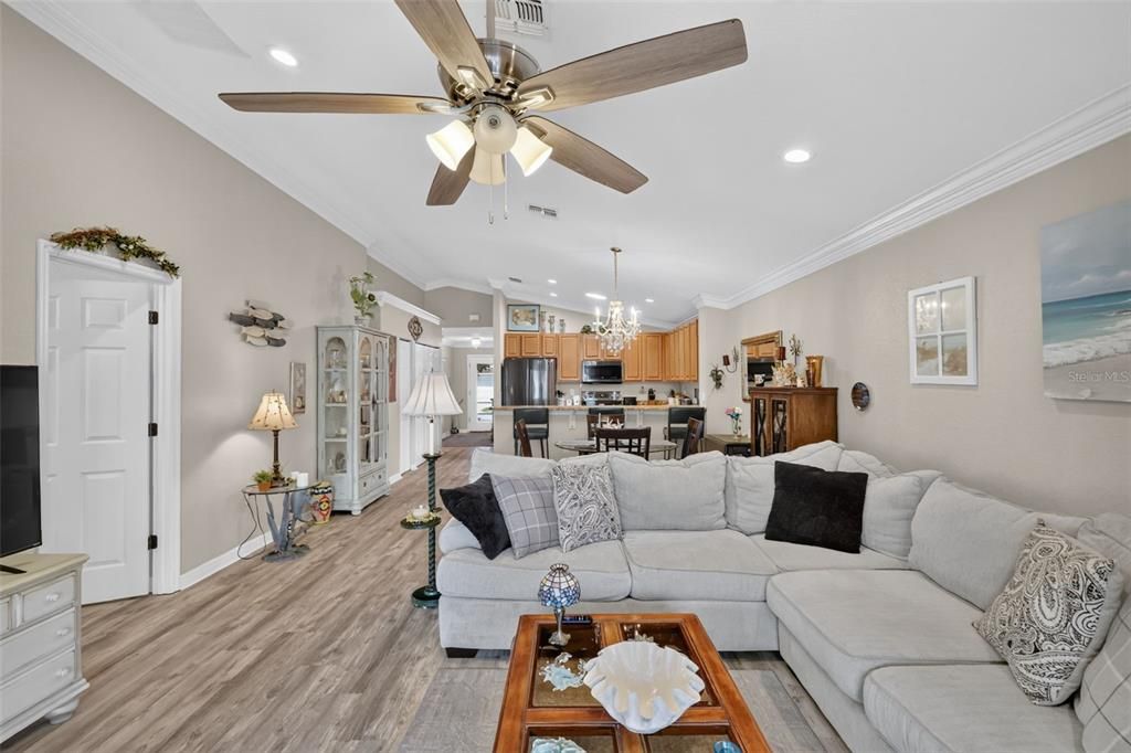For Sale: $263,000 (3 beds, 2 baths, 1426 Square Feet)