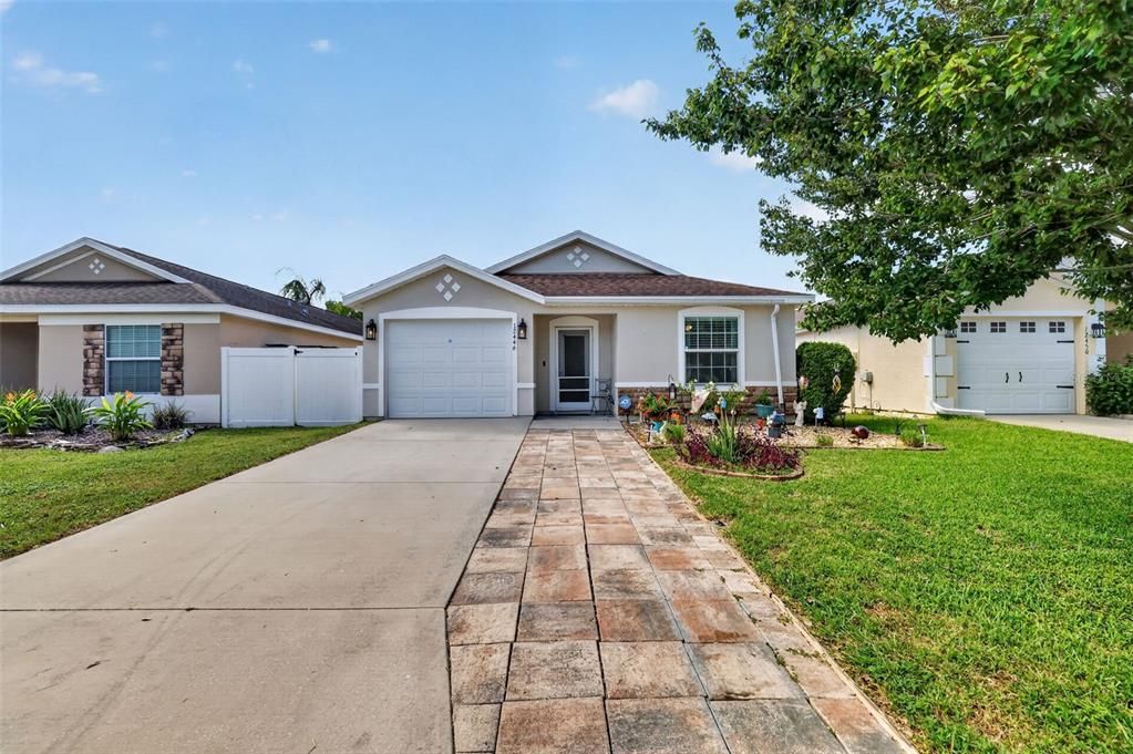 For Sale: $263,000 (3 beds, 2 baths, 1426 Square Feet)