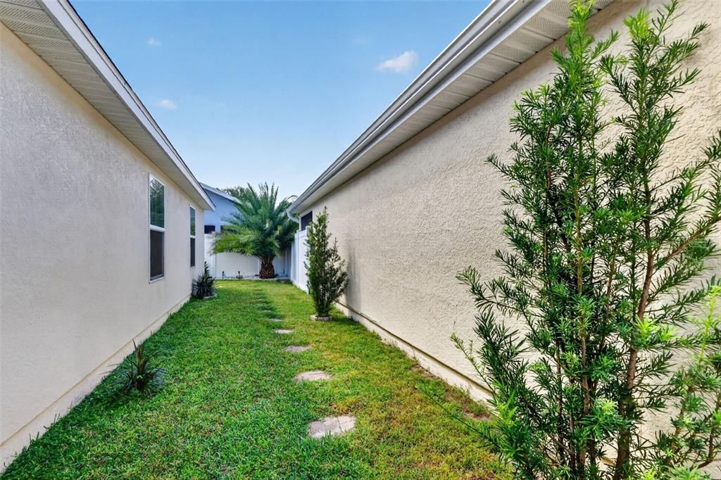 For Sale: $263,000 (3 beds, 2 baths, 1426 Square Feet)