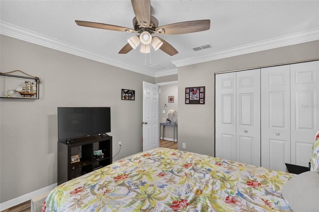 For Sale: $263,000 (3 beds, 2 baths, 1426 Square Feet)