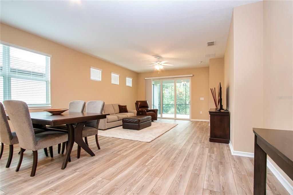 For Sale: $422,000 (2 beds, 2 baths, 1563 Square Feet)