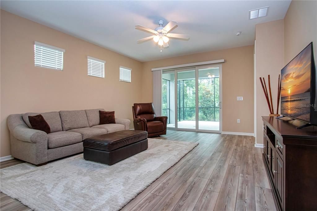 For Sale: $422,000 (2 beds, 2 baths, 1563 Square Feet)