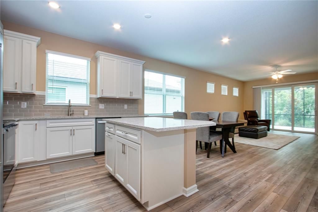 For Sale: $422,000 (2 beds, 2 baths, 1563 Square Feet)