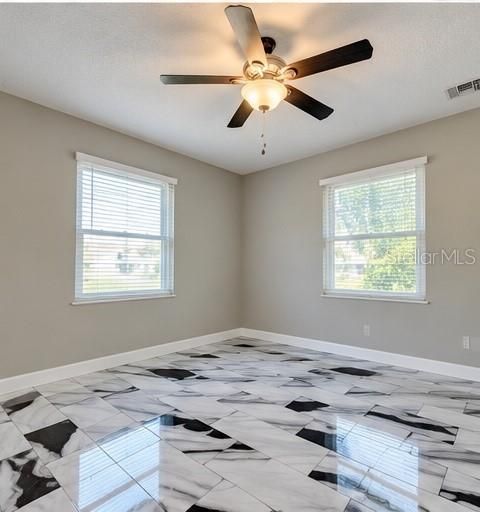 For Rent: $2,100 (2 beds, 1 baths, 1204 Square Feet)