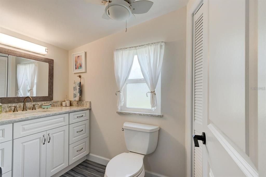 For Rent: $2,100 (2 beds, 1 baths, 1204 Square Feet)