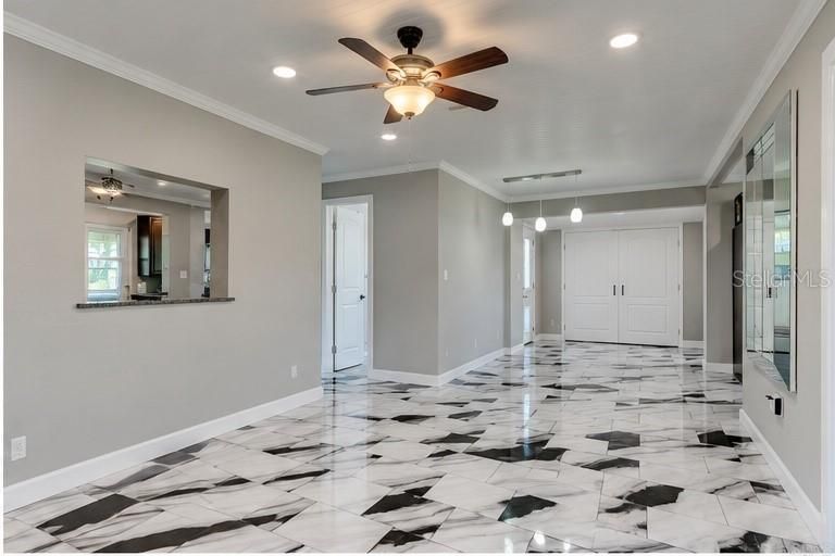 For Rent: $2,100 (2 beds, 1 baths, 1204 Square Feet)