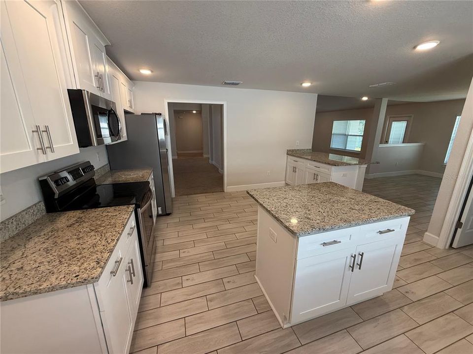 For Sale: $374,000 (4 beds, 3 baths, 3000 Square Feet)