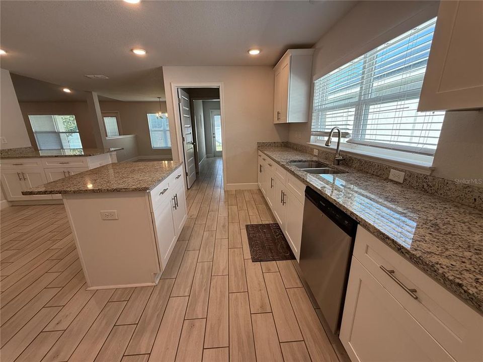 For Sale: $374,000 (4 beds, 3 baths, 3000 Square Feet)