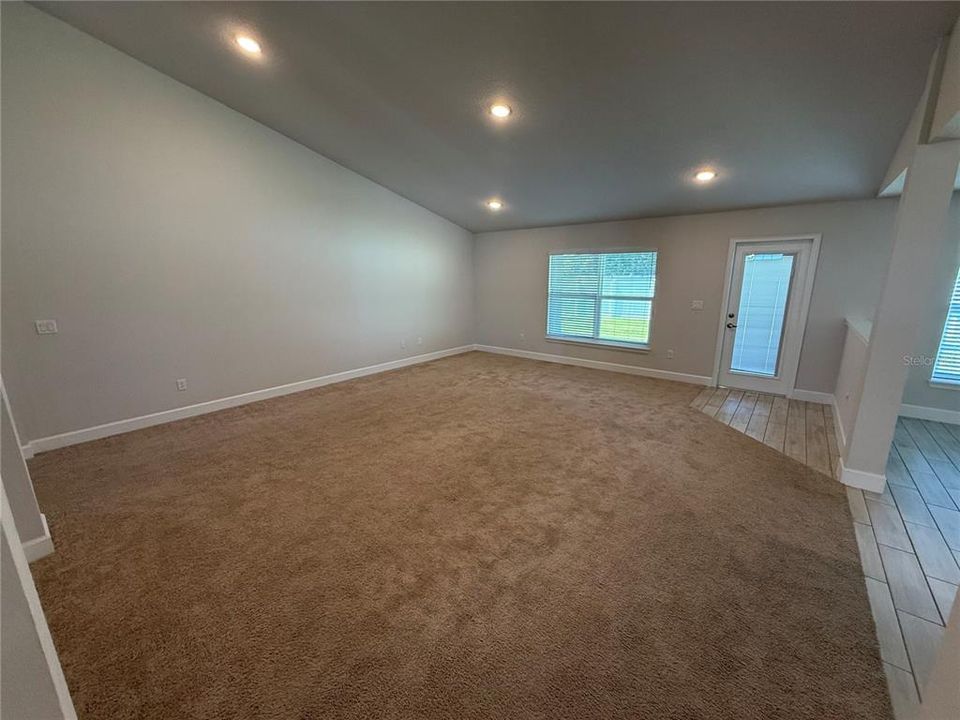 For Sale: $374,000 (4 beds, 3 baths, 3000 Square Feet)