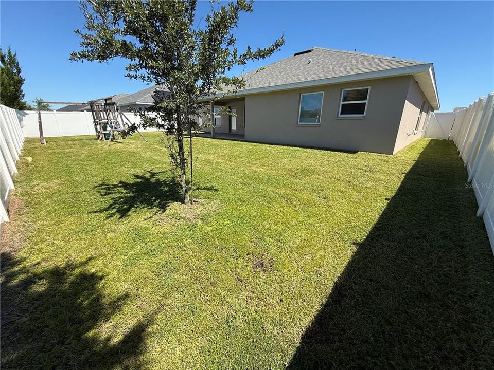 For Sale: $374,000 (4 beds, 3 baths, 3000 Square Feet)