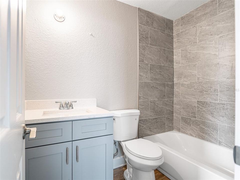 For Sale: $129,990 (2 beds, 2 baths, 930 Square Feet)