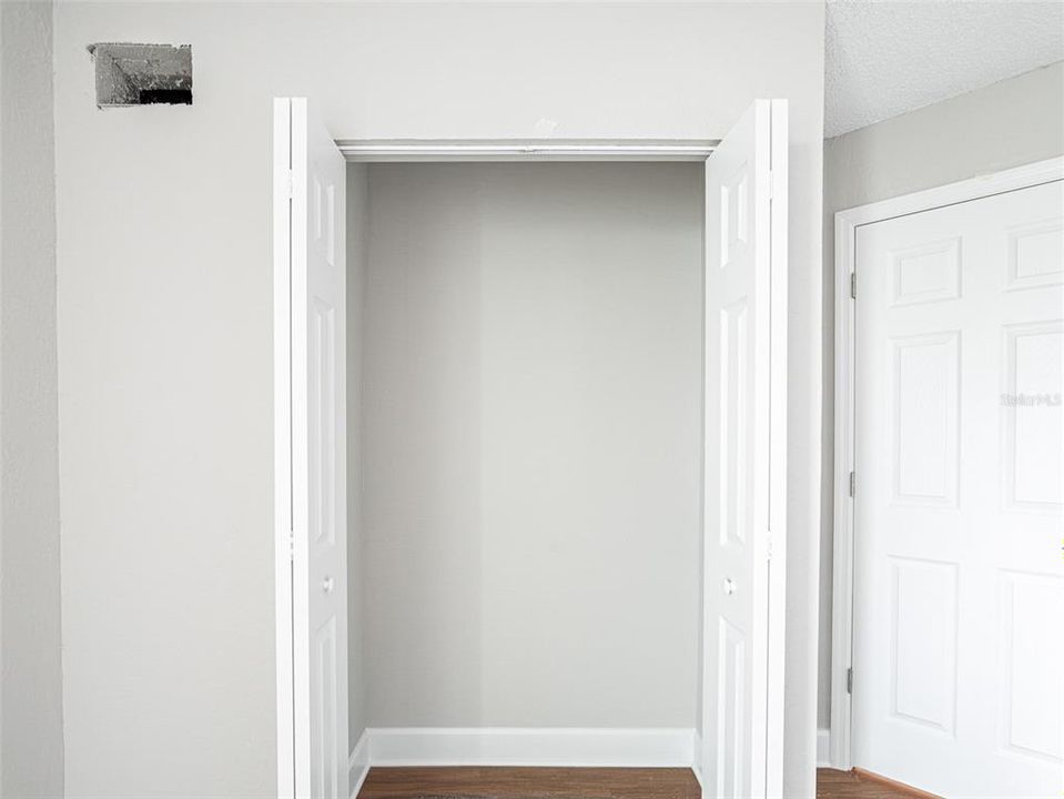 For Sale: $129,990 (2 beds, 2 baths, 930 Square Feet)