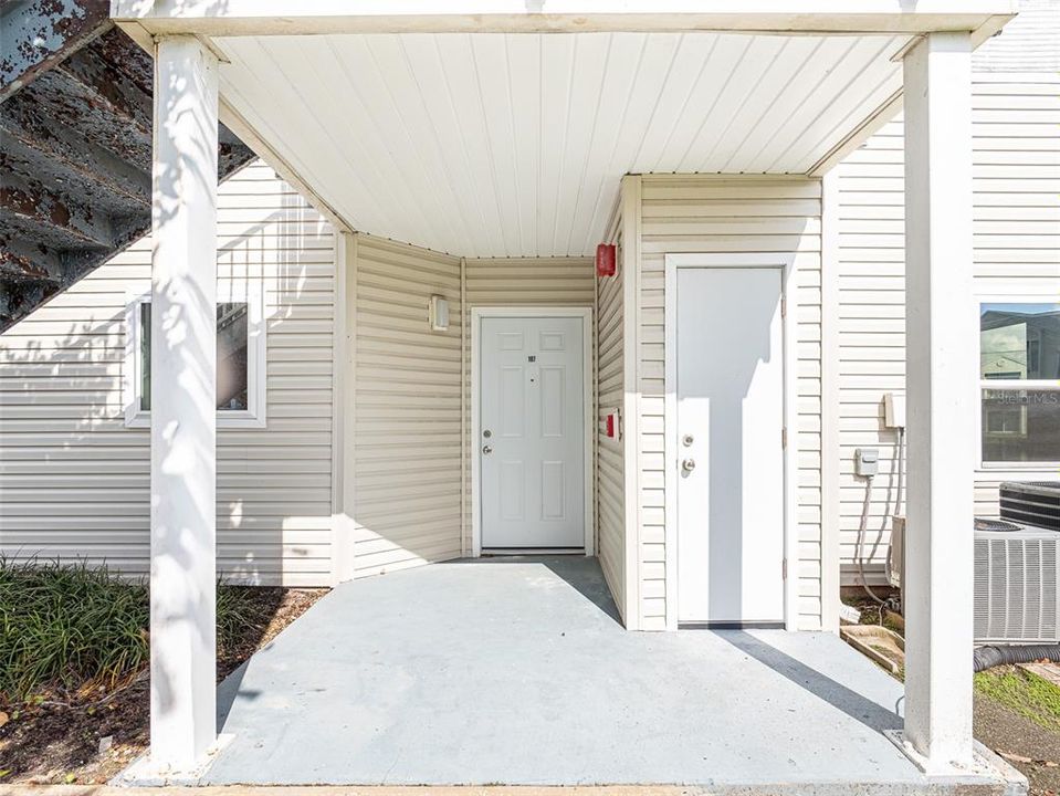 For Sale: $129,990 (2 beds, 2 baths, 930 Square Feet)