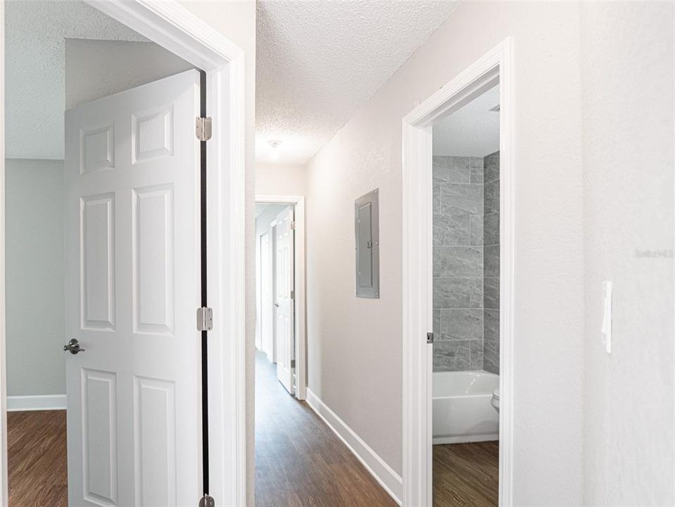 For Sale: $129,990 (2 beds, 2 baths, 930 Square Feet)