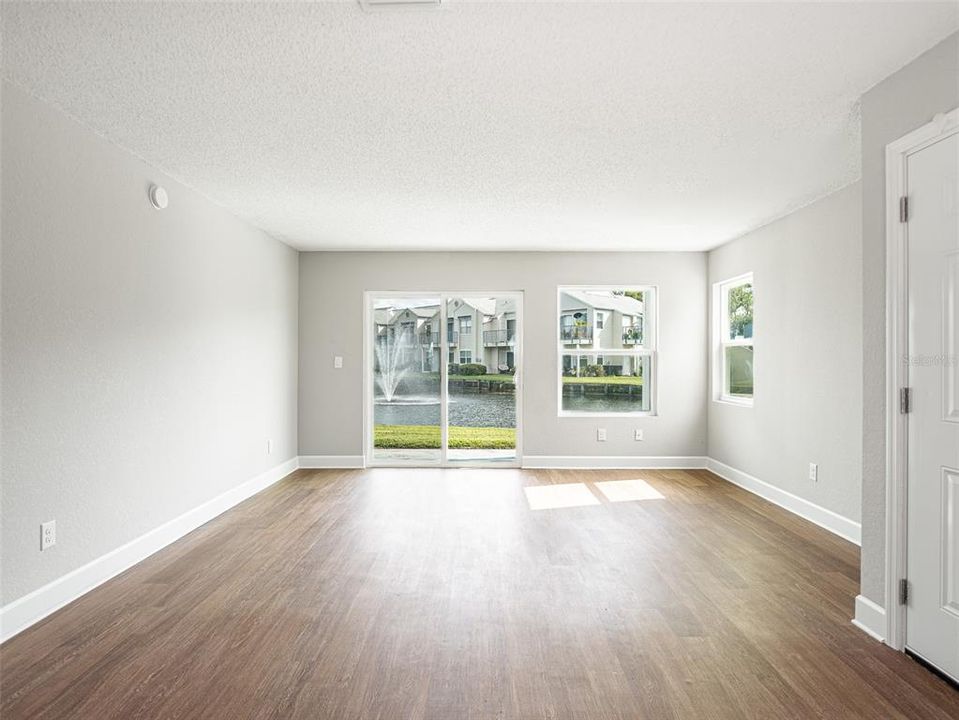 For Sale: $129,990 (2 beds, 2 baths, 930 Square Feet)