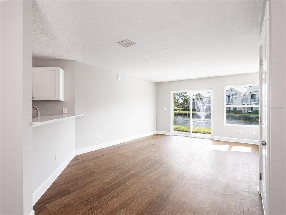 For Sale: $129,990 (2 beds, 2 baths, 930 Square Feet)