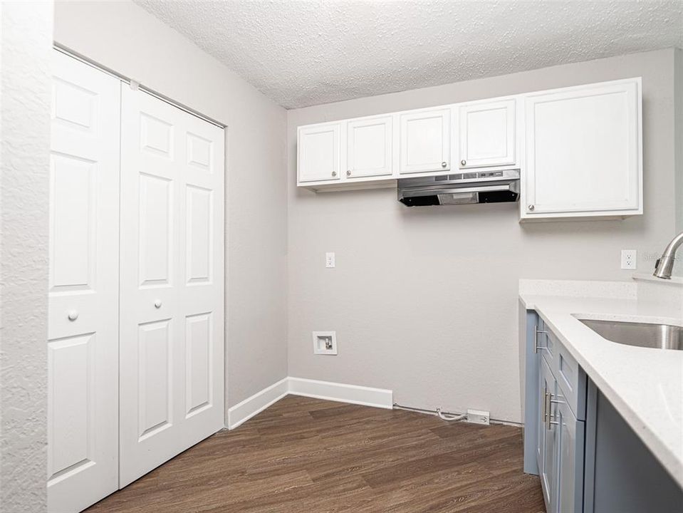 For Sale: $129,990 (2 beds, 2 baths, 930 Square Feet)