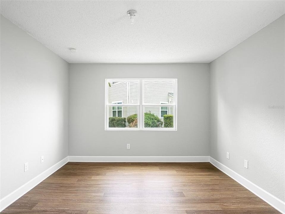 For Sale: $129,990 (2 beds, 2 baths, 930 Square Feet)