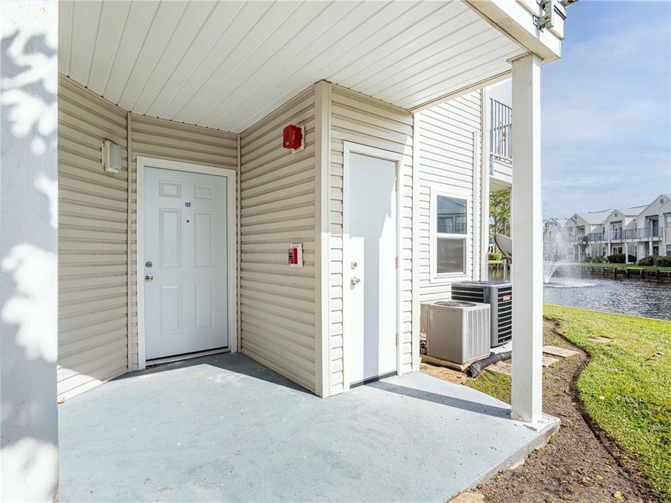 For Sale: $129,990 (2 beds, 2 baths, 930 Square Feet)