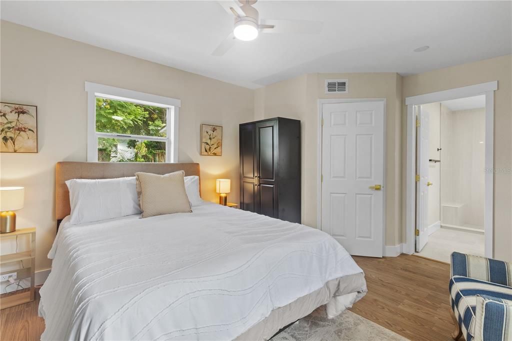 For Sale: $338,900 (4 beds, 2 baths, 1548 Square Feet)