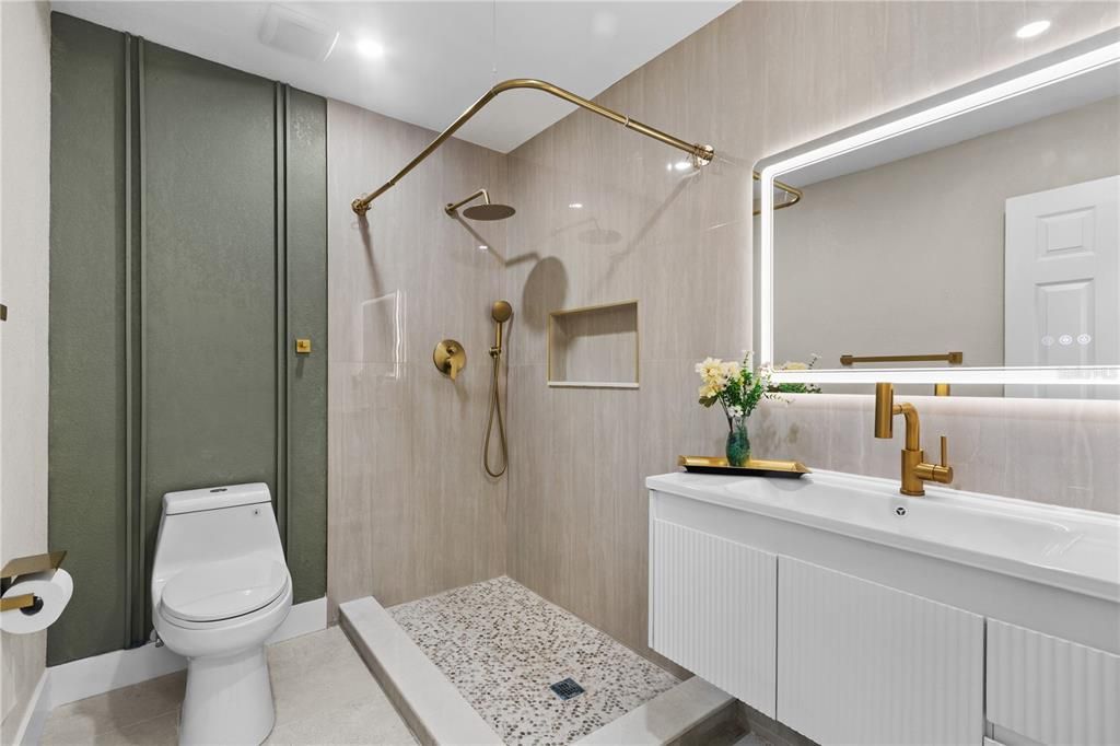 For Sale: $338,900 (4 beds, 2 baths, 1548 Square Feet)