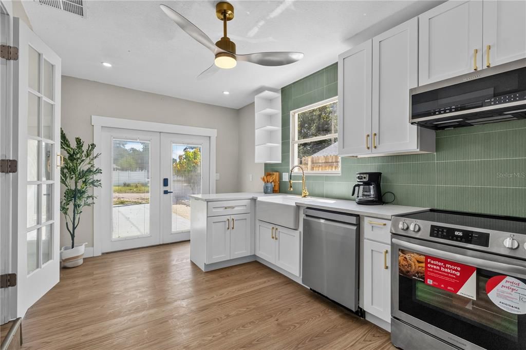 For Sale: $338,900 (4 beds, 2 baths, 1548 Square Feet)