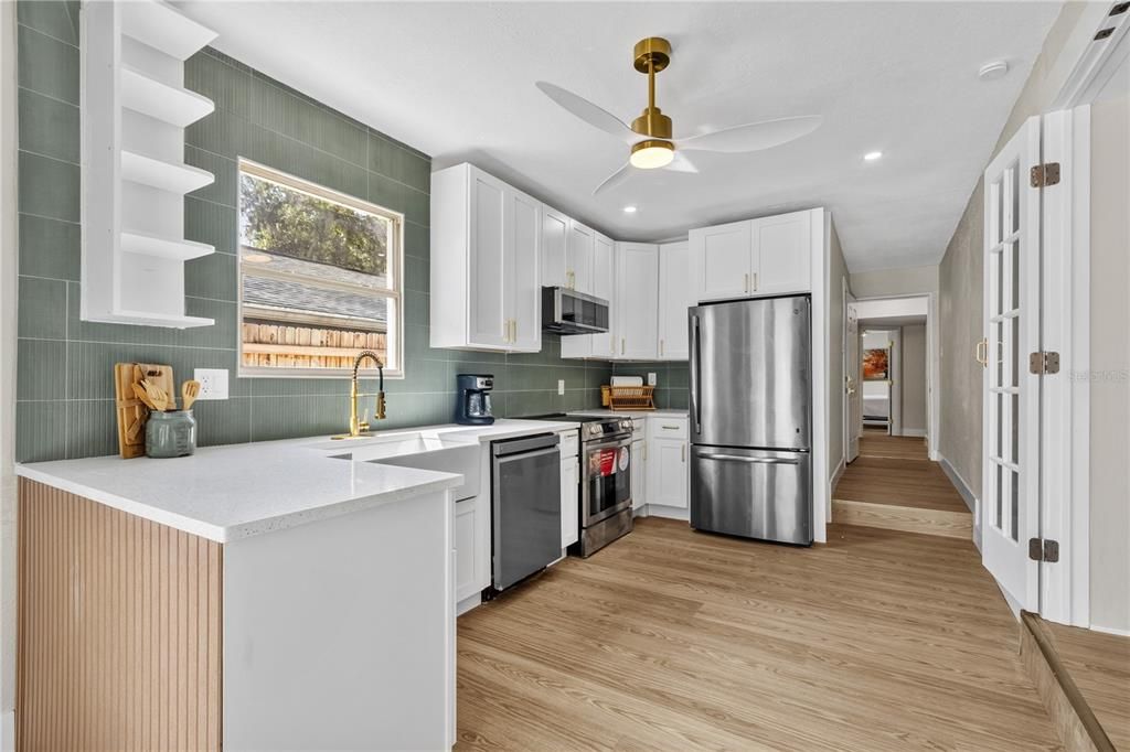 For Sale: $338,900 (4 beds, 2 baths, 1548 Square Feet)
