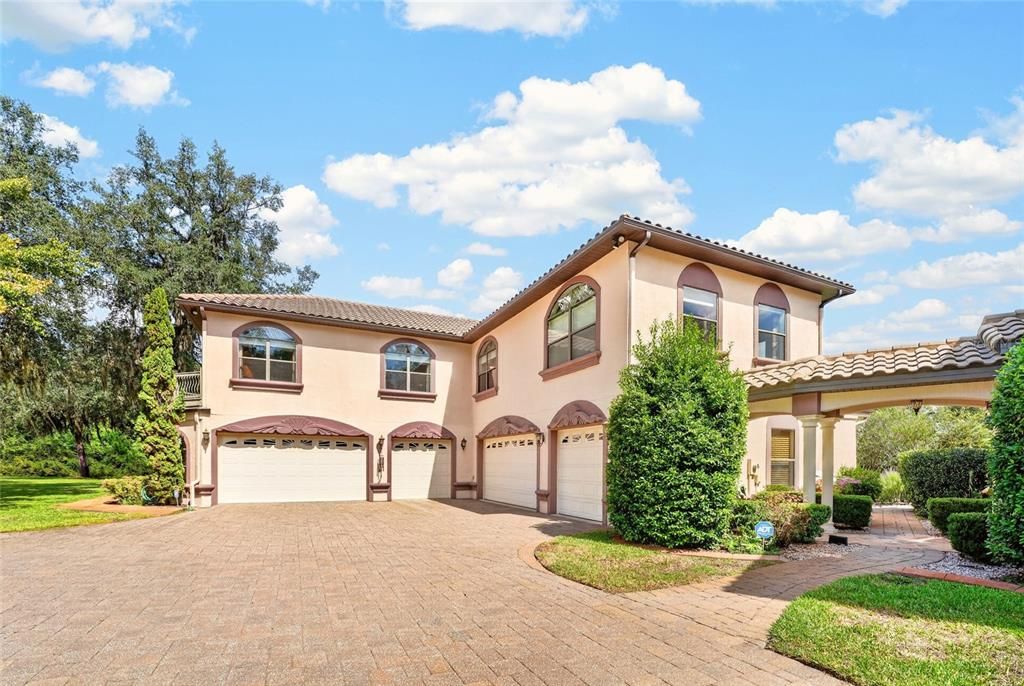For Sale: $2,590,500 (6 beds, 5 baths, 6780 Square Feet)