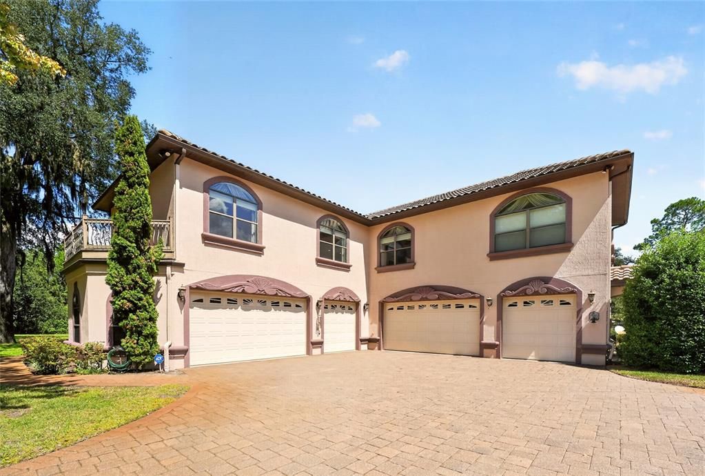 For Sale: $2,590,500 (6 beds, 5 baths, 6780 Square Feet)