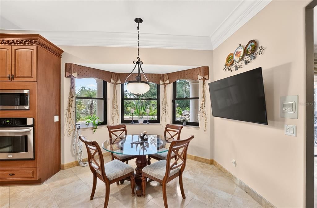For Sale: $2,590,500 (6 beds, 5 baths, 6780 Square Feet)