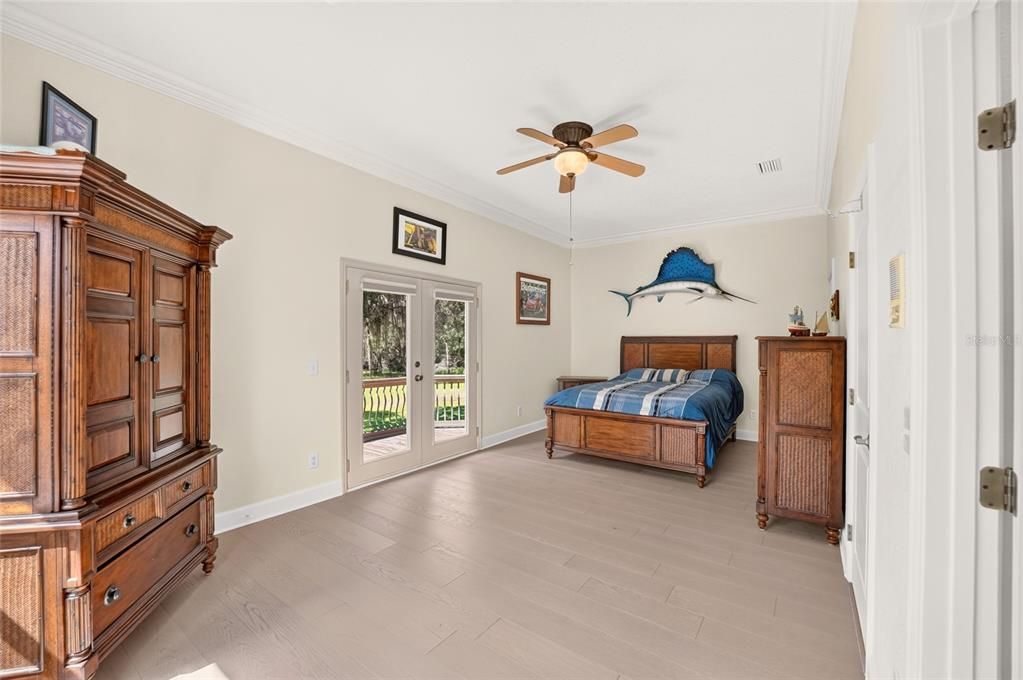 For Sale: $2,590,500 (6 beds, 5 baths, 6780 Square Feet)