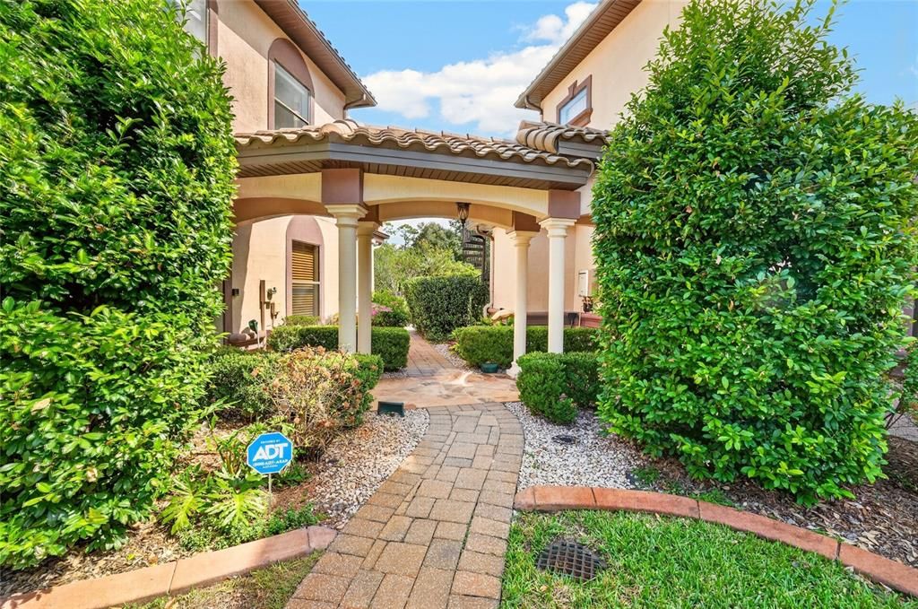 For Sale: $2,590,500 (6 beds, 5 baths, 6780 Square Feet)