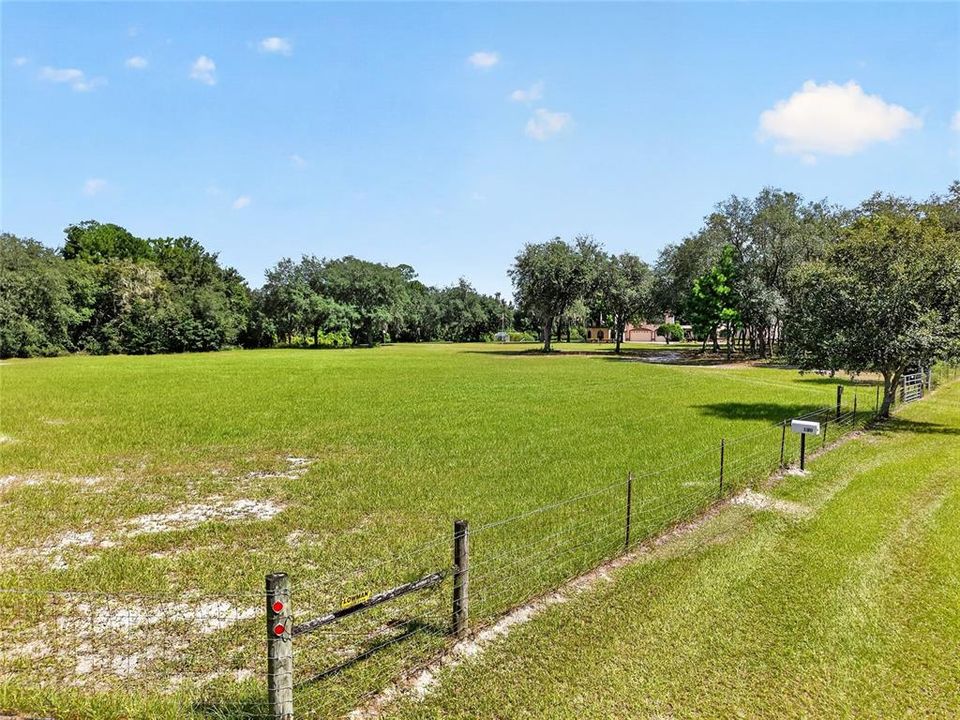 For Sale: $2,590,500 (6 beds, 5 baths, 6780 Square Feet)
