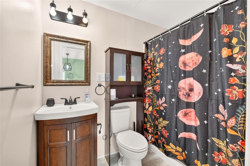 En Venta: $779,500 (5 camas, 3 baños, 3528 Pies cuadrados)